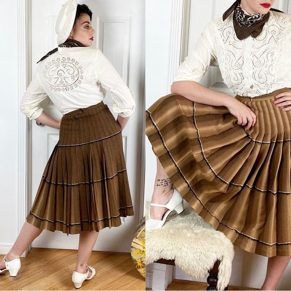 Vintage Sportrite Reversible Wool Skirt. - Picture 2 of 3